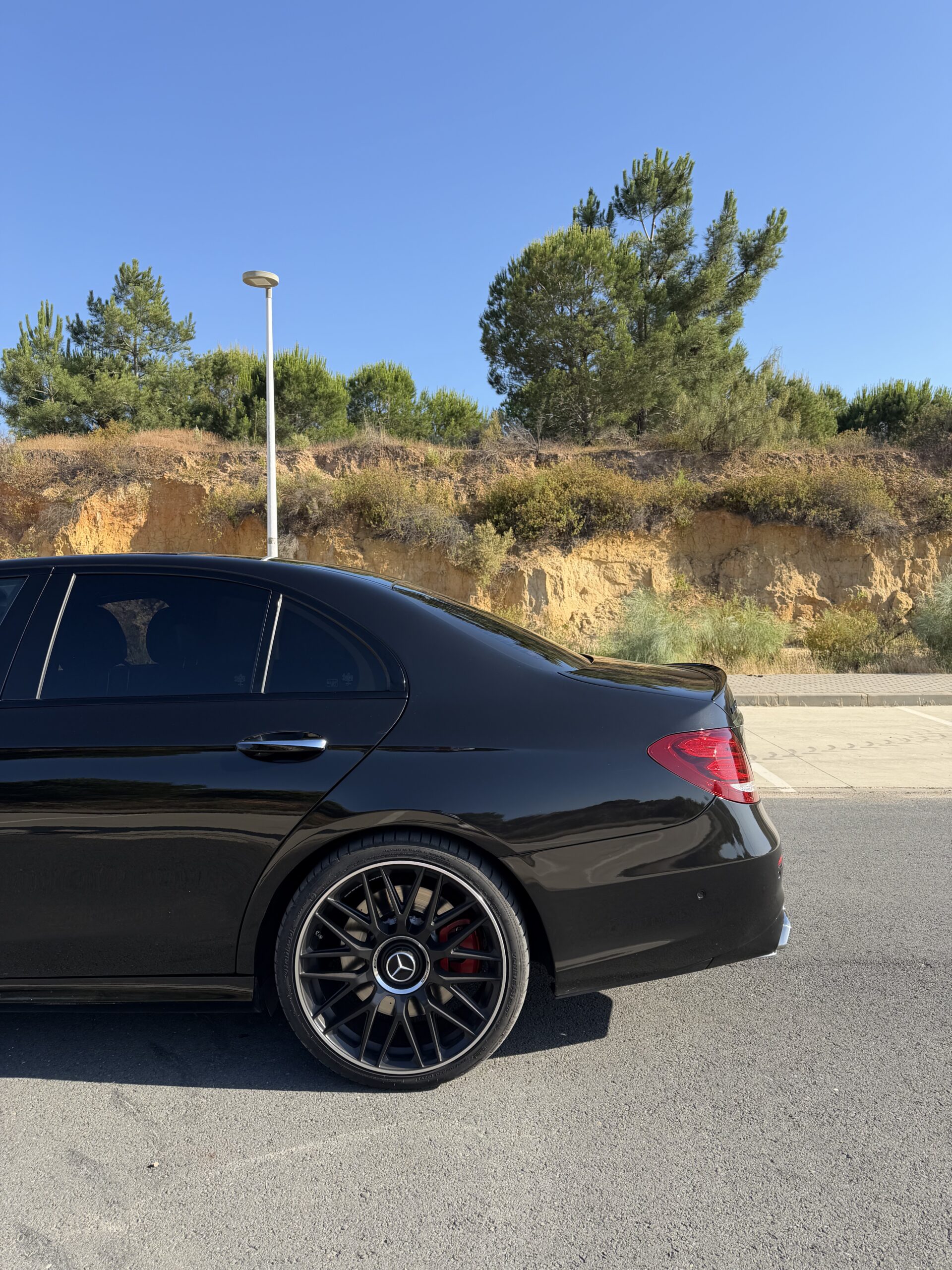 MERCEDES BENZ E43 AMG