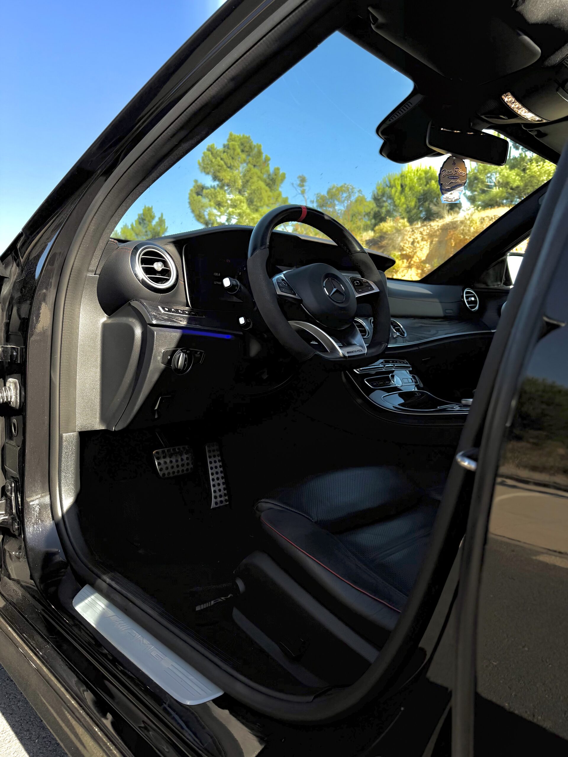 MERCEDES BENZ E43 AMG